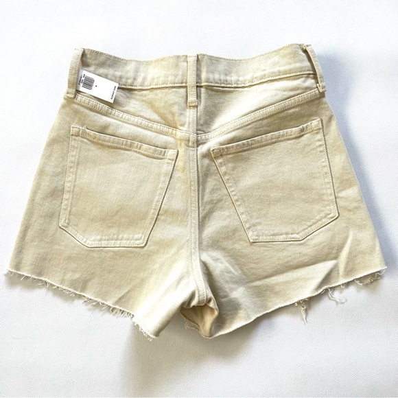 Old Navy Higher High Rise Sky-Hi A-Line Secret Smooth Pocket Jean Short SZ 4 - Picture 2 of 5